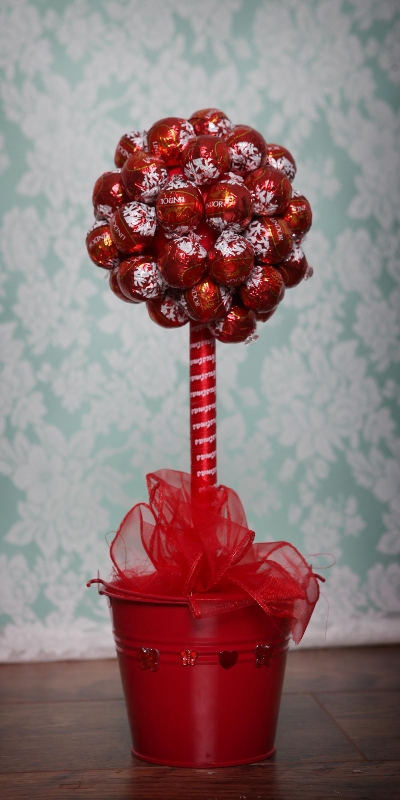 Lindt Lindor Milk Chocolate Sweet Tree