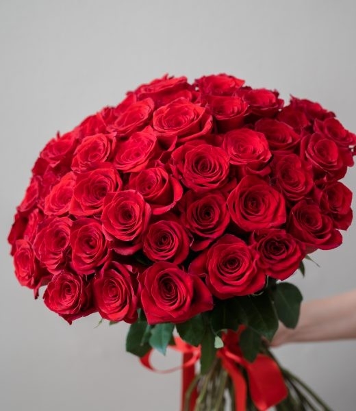 Velvet Radiance – 50 Ecuadorian Red Roses