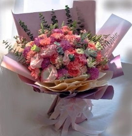 Elegant Pink Rose Bouquet