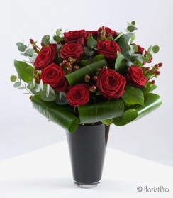 Annabella Duchess Red Roses.