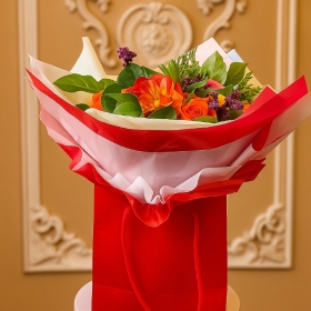“Radiance Gift Bag Bouquet”
